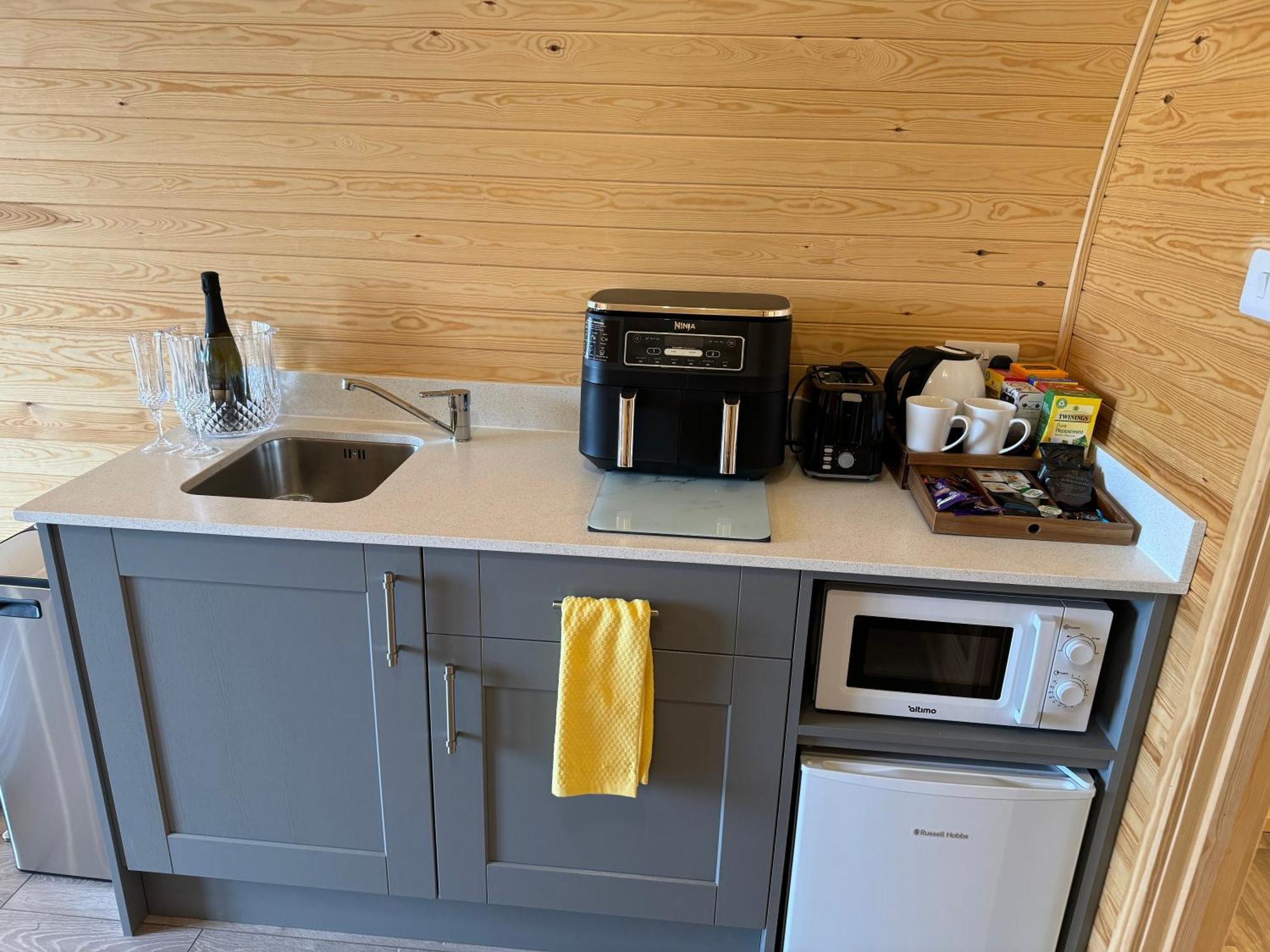 Hotel Ffrith Beach Glamping With Hot Tub Prestatyn Zewnętrze zdjęcie