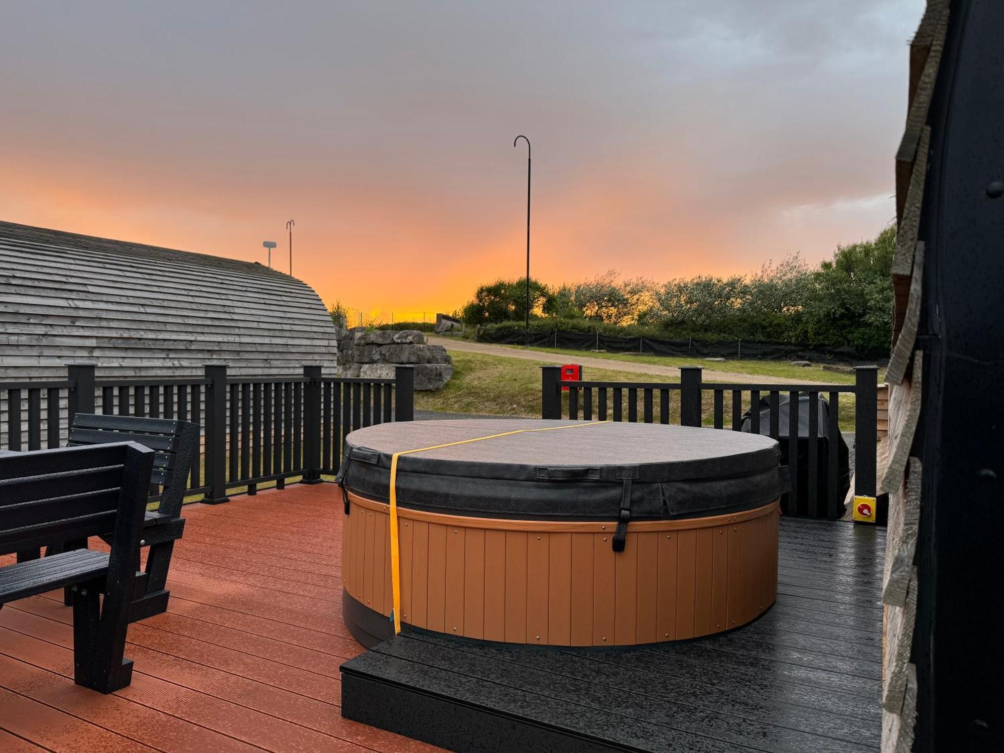 Hotel Ffrith Beach Glamping With Hot Tub Prestatyn Zewnętrze zdjęcie